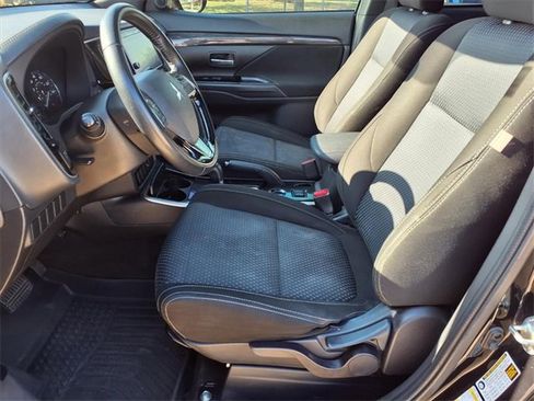 Used 2018 Mitsubishi Outlander LE image 6