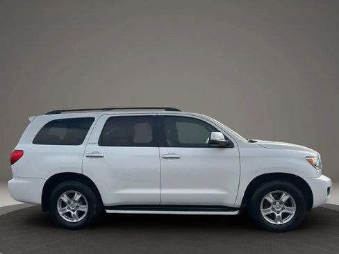 Used 2008 Toyota Sequoia Limited image 3