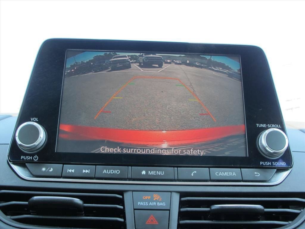 Used 2022 Nissan Altima 2.5 SV FWD image 14