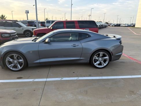 Used 2020 Chevrolet Camaro SS RWD image 4