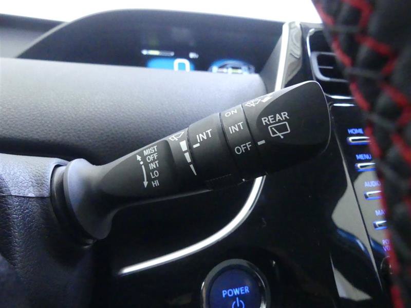 Used 2020 Toyota Prius LE AWD/4WD image 16
