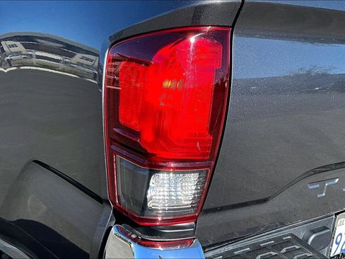 Certified 2019 Toyota Tacoma SR5 image 30