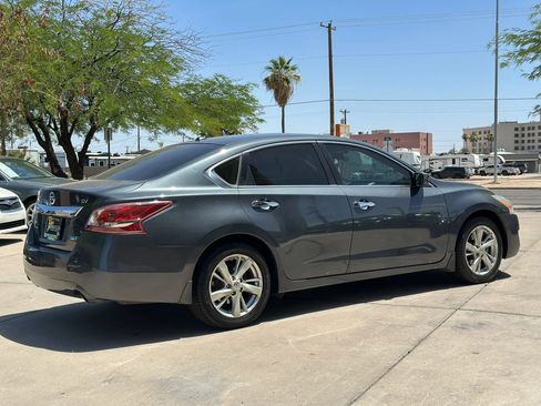 Used 2013 Nissan Altima 2.5 SV FWD image 4
