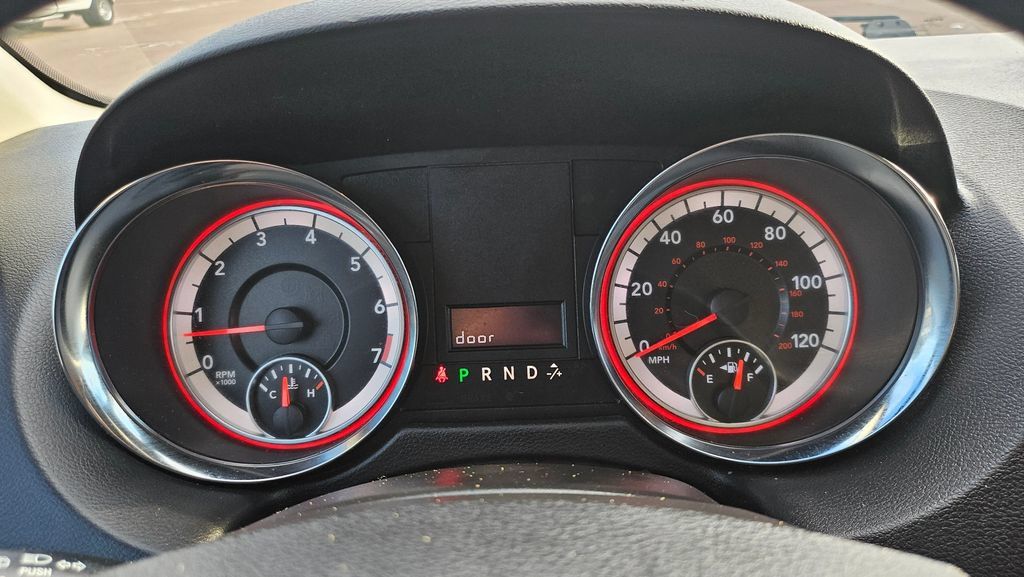 Used 2019 Dodge Grand Caravan SE FWD image 31