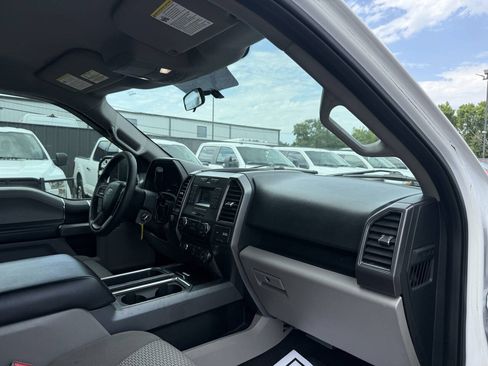 Used 2017 Ford F150 XLT AWD/4WD image 9