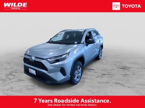 Certified 2025 Toyota RAV4 LE AWD/4WD image 5