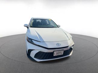 Used 2025 Toyota Camry SE video 2