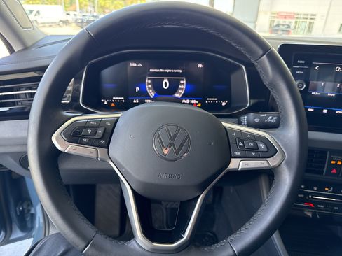 Used 2025 Volkswagen Jetta SE w/ Black Wheel Package FWD image 17
