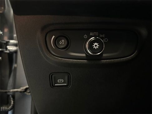 Used 2021 GMC Terrain SLE image 22