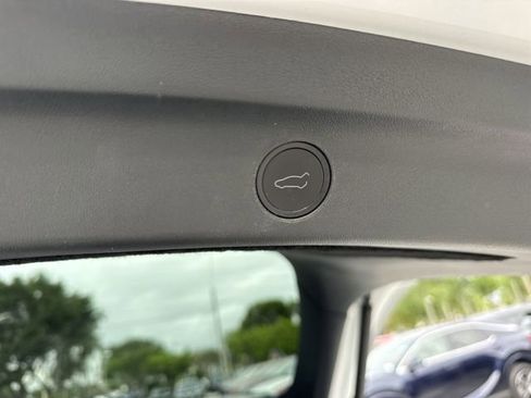 Used 2023 Tesla Model Y Performance AWD/4WD image 25