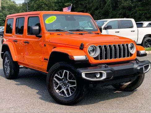Certified 2025 Jeep Wrangler Unlimited Sahara AWD/4WD image 2