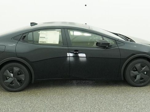 New 2026 Toyota Prius Plug-In Hybrid FWD image 11