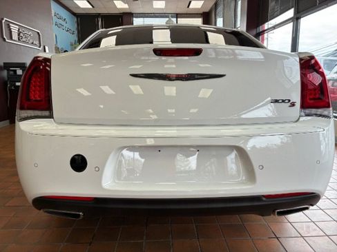 Used 2021 Chrysler 300 S image 12