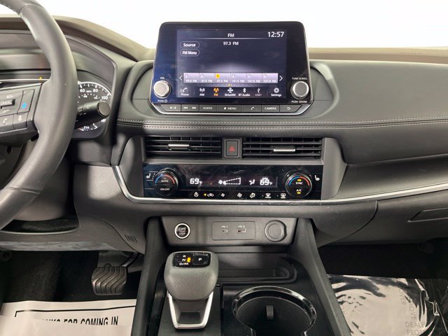 Used 2023 Nissan Rogue SV w/ SV Premium B Package FWD image 26