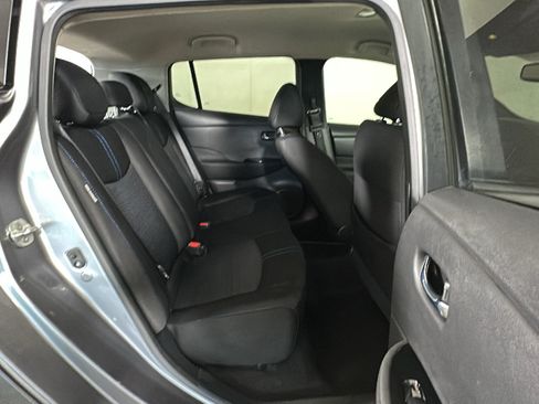 Used 2022 Nissan Leaf SV w/ SV Technology Package FWD image 29