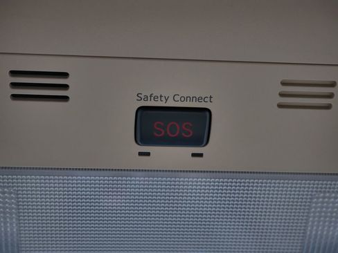 Used 2015 Toyota Land Cruiser image 67