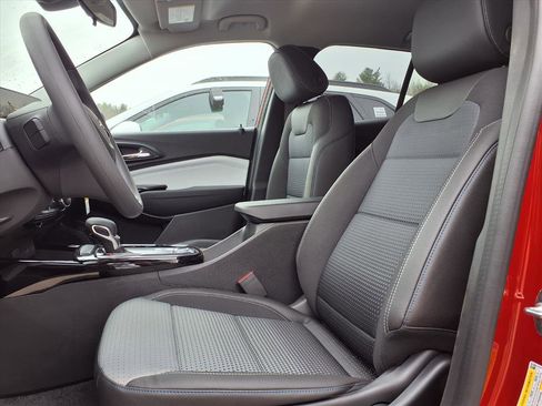 New 2026 Chevrolet Trax LT image 19