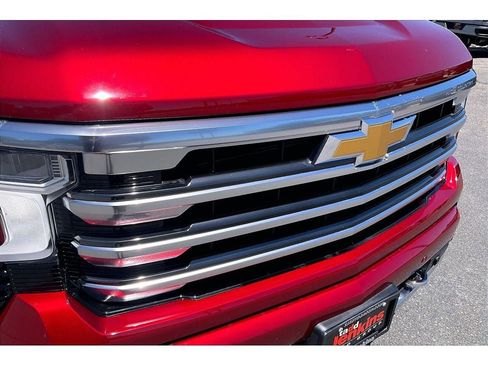 Used 2024 Chevrolet Silverado 1500 High Country AWD/4WD image 32