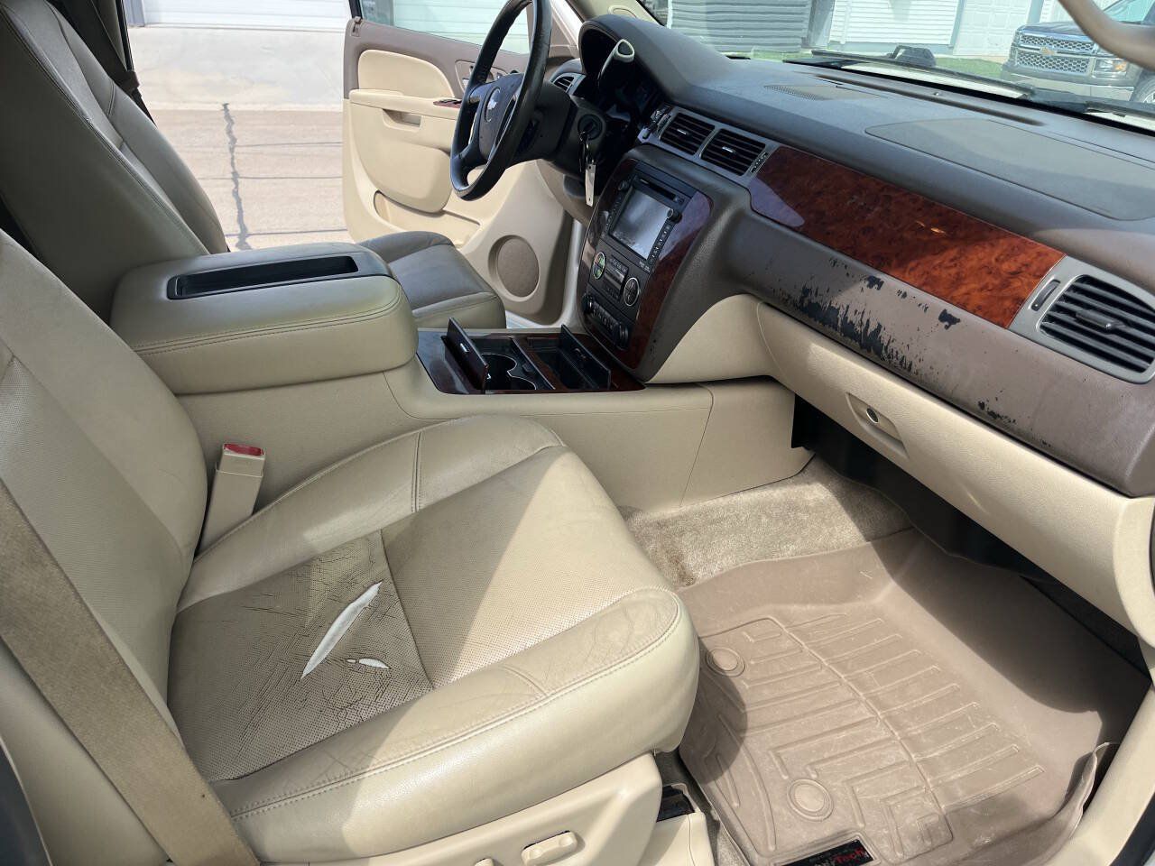 Used 2013 Chevrolet Suburban LTZ AWD/4WD image 23