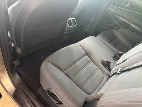 Used 2017 Kia Sorento LX FWD image 20