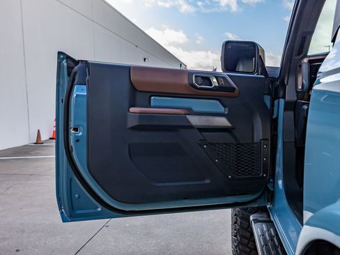 Used 2022 Ford Bronco Outer Banks AWD/4WD image 32