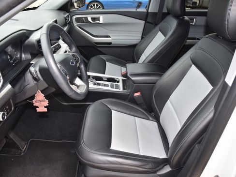 Used 2023 Ford Explorer XLT w/ Equipment Group 202A image 10