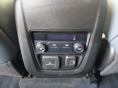 Used 2021 Buick Enclave Essence w/ Sound and Sites Package AWD/4WD image 47