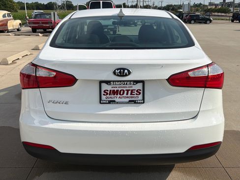 Used 2016 Kia Forte LX FWD image 7