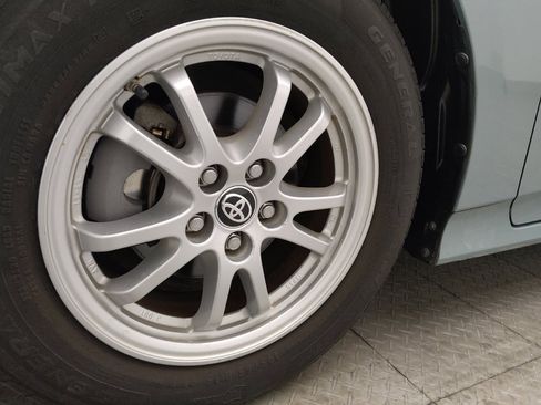 Used 2017 Toyota Prius Three FWD image 31