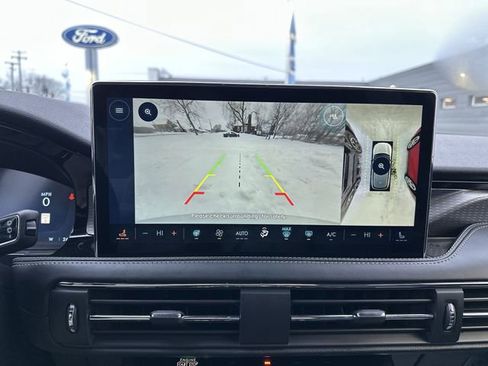 Used 2025 Lincoln Corsair Reserve image 25