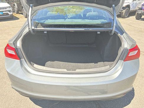 Used 2024 Chevrolet Malibu LT FWD image 17