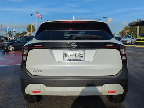 Certified 2025 Nissan Kicks SV w/ SV Premium Package image 5