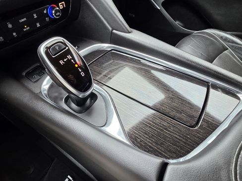 Used 2020 Buick Enclave Avenir w/ Avenir Technology Package AWD/4WD image 17