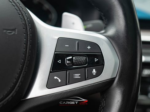 Used 2021 BMW M550i xDrive w/ Premium Package image 25