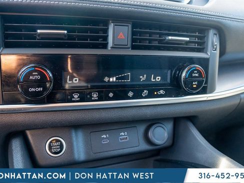 Used 2023 Nissan Rogue SV image 9