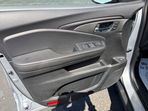 Used 2025 Honda Ridgeline RTL image 10