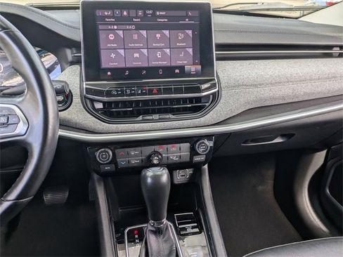 Used 2022 Jeep Compass Latitude image 30