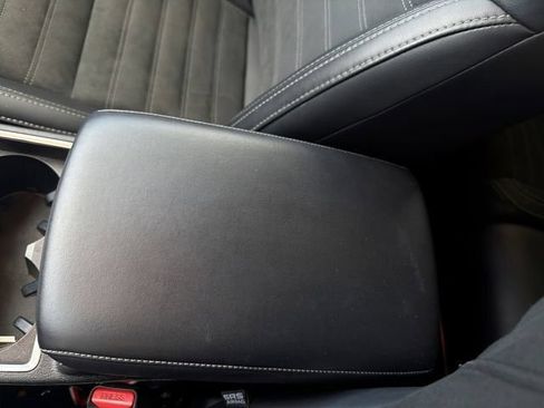 Used 2024 Mitsubishi Outlander 4WD Plug-In Hybrid image 31