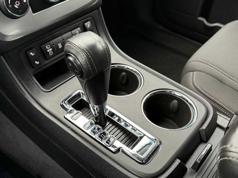 Used 2015 GMC Acadia SLE image 27