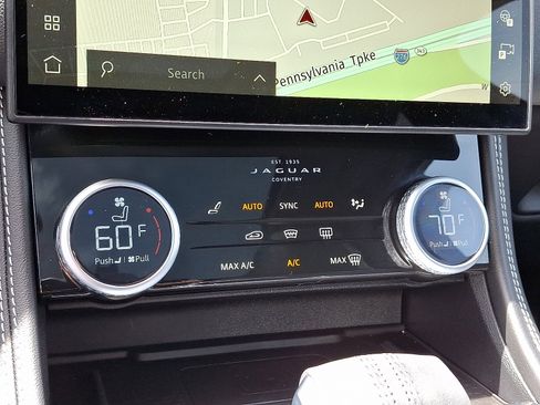 Certified 2025 Jaguar F-PACE R-Dynamic S image 16