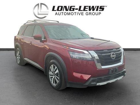 Used 2023 Nissan Pathfinder SL AWD/4WD image 10