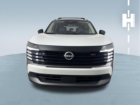 Used 2025 Nissan Kicks SR FWD image 3