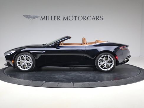 Used 2019 Aston Martin DB11 Volante image 3