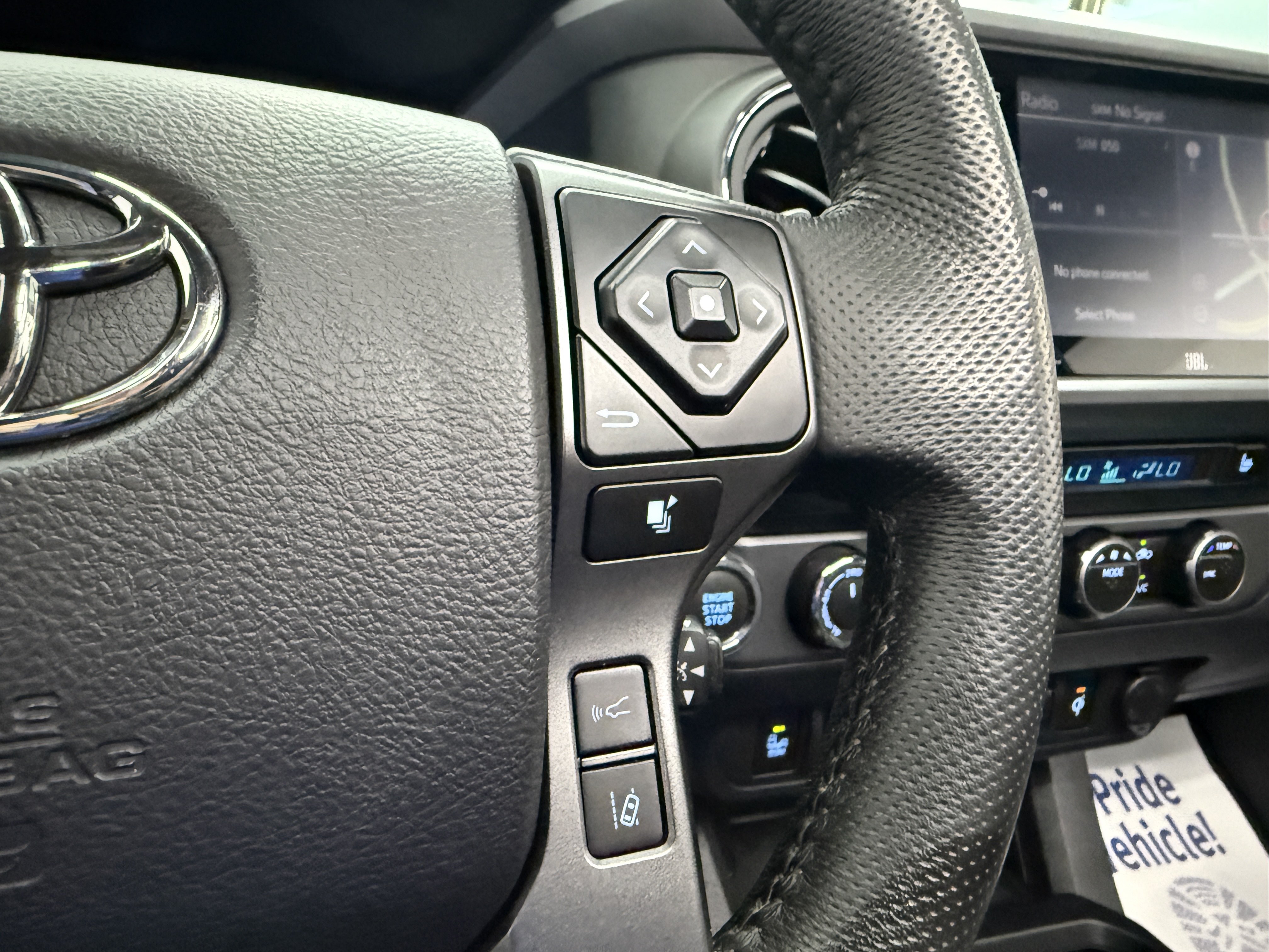 Used 2023 Toyota Tacoma TRD Sport w/ TRD Premium Sport Package AWD/4WD image 15