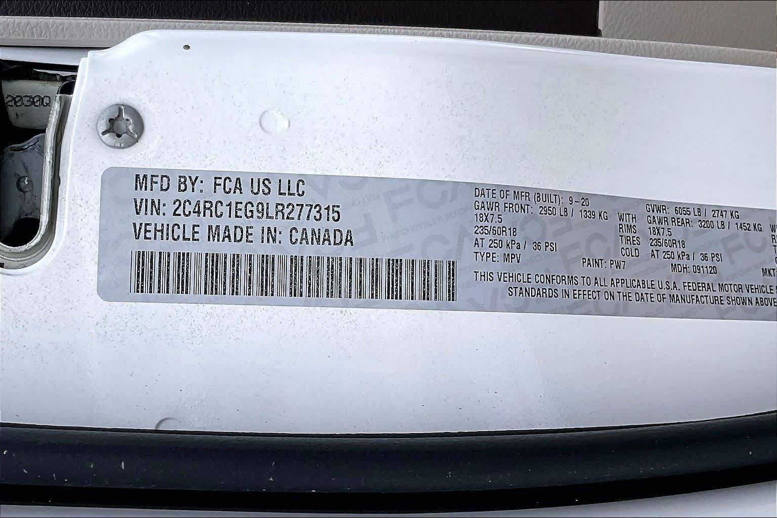 Used 2020 Chrysler Pacifica Touring-L Plus w/ Tire & Wheel Group FWD image 33