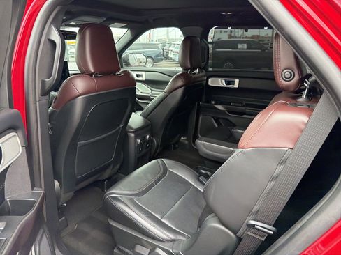 Used 2020 Ford Explorer Platinum w/ Premium Technology Package image 11