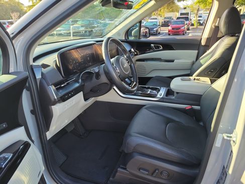 Used 2023 Kia Carnival SX Prestige image 20
