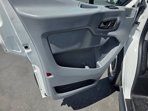 Used 2017 Ford Transit 150 130 Low Roof RWD image 19