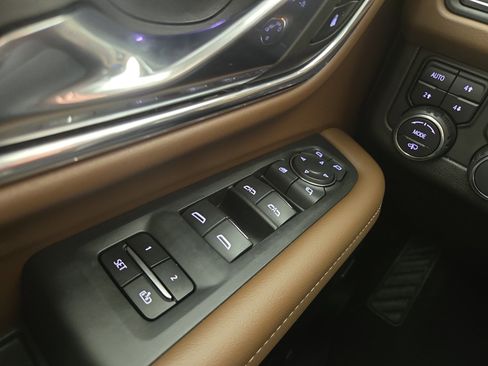 Certified 2023 Chevrolet Suburban High Country image 32