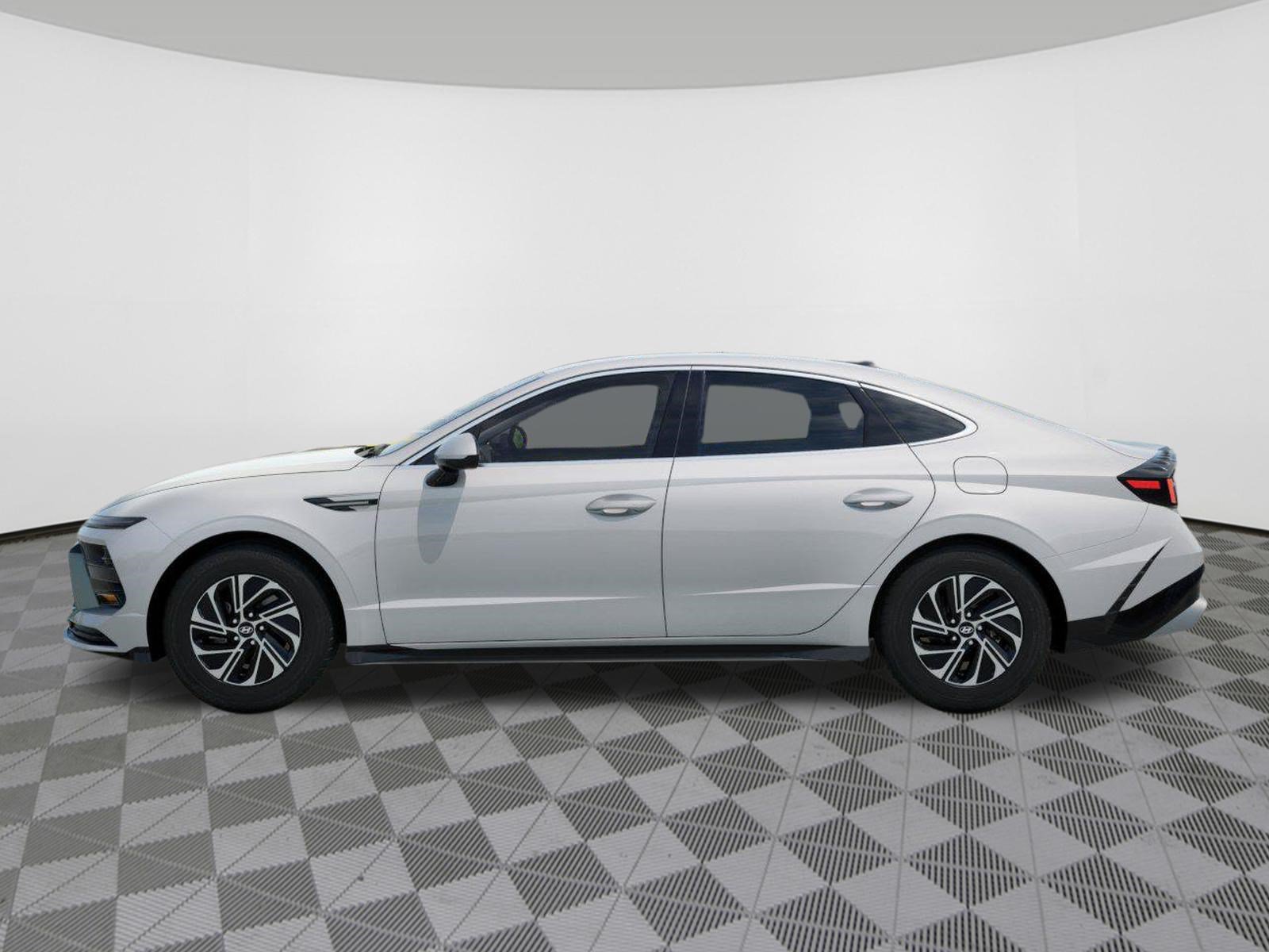 New 2026 Hyundai Sonata Blue FWD image 3